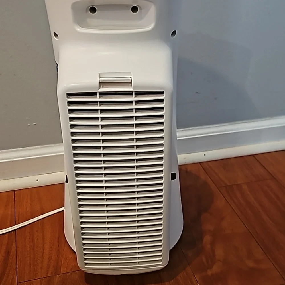 Febreze Mini Tower Air Purifier with Dual-Action HEPA-Type Filter, FHT180W, - Picture 4 of 8